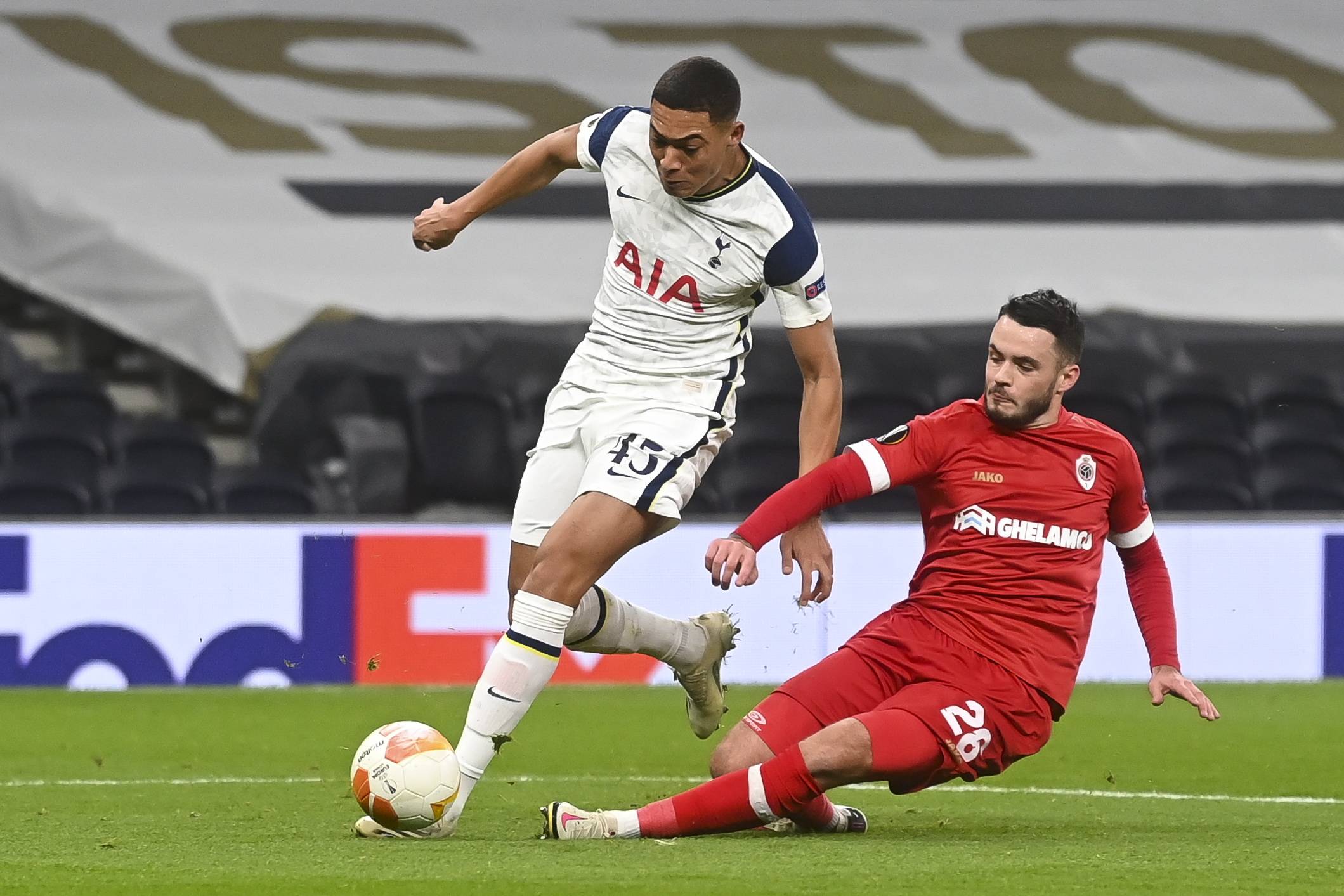 世俱杯改制-胜负难料,球队实力均衡争夺激烈的简单介绍