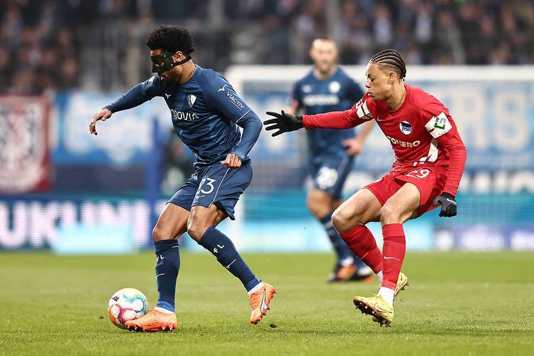 包含塞浦路斯队全力以赴，追逐胜利的词条