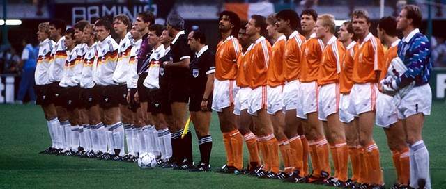 包含体育历史：这次比赛将留在史册上哪一页？的词条