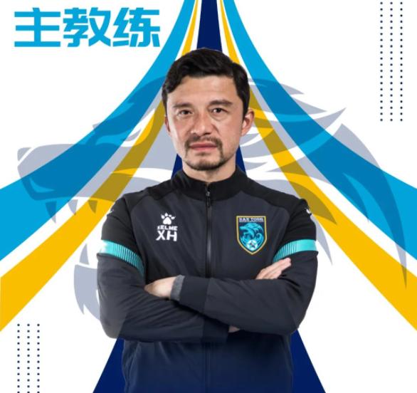 世俱杯冠军-激励球员士气的教练风采独特