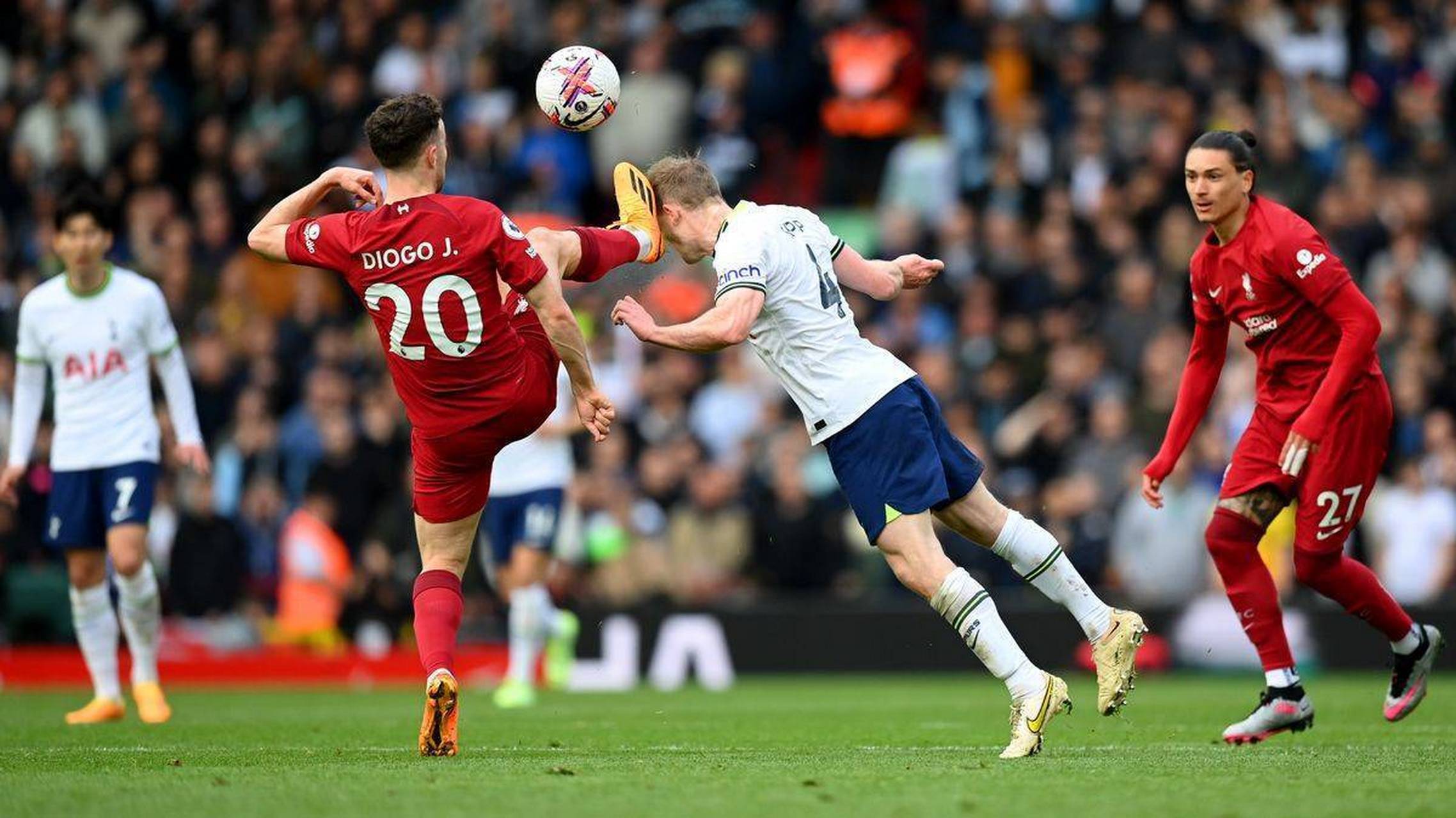 世俱杯参赛资格-热刺后防漏洞频现，输掉比赛的简单介绍