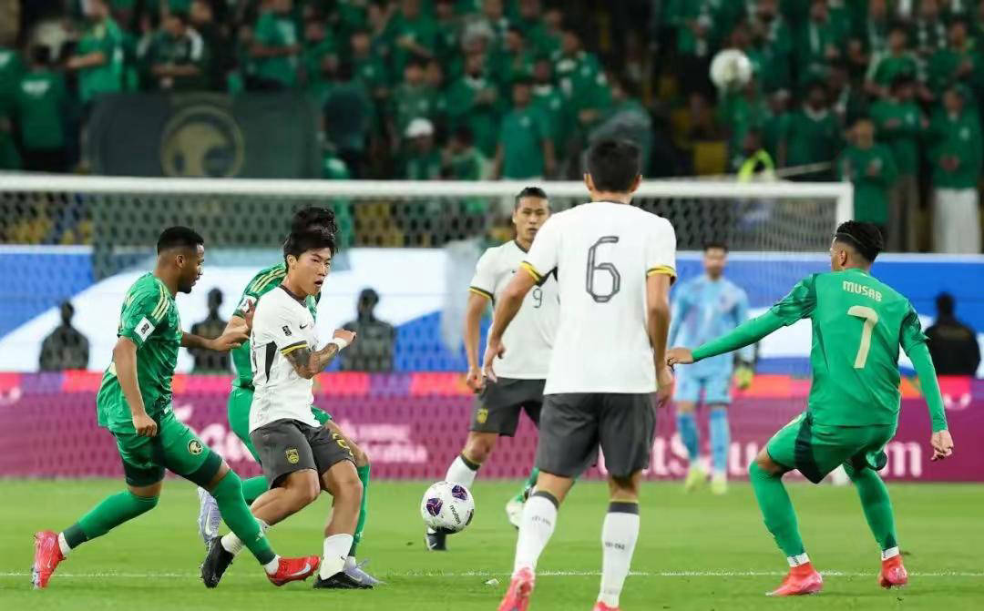 世俱杯分组-斯彭姑娘近期战术混乱，客场作战受挫