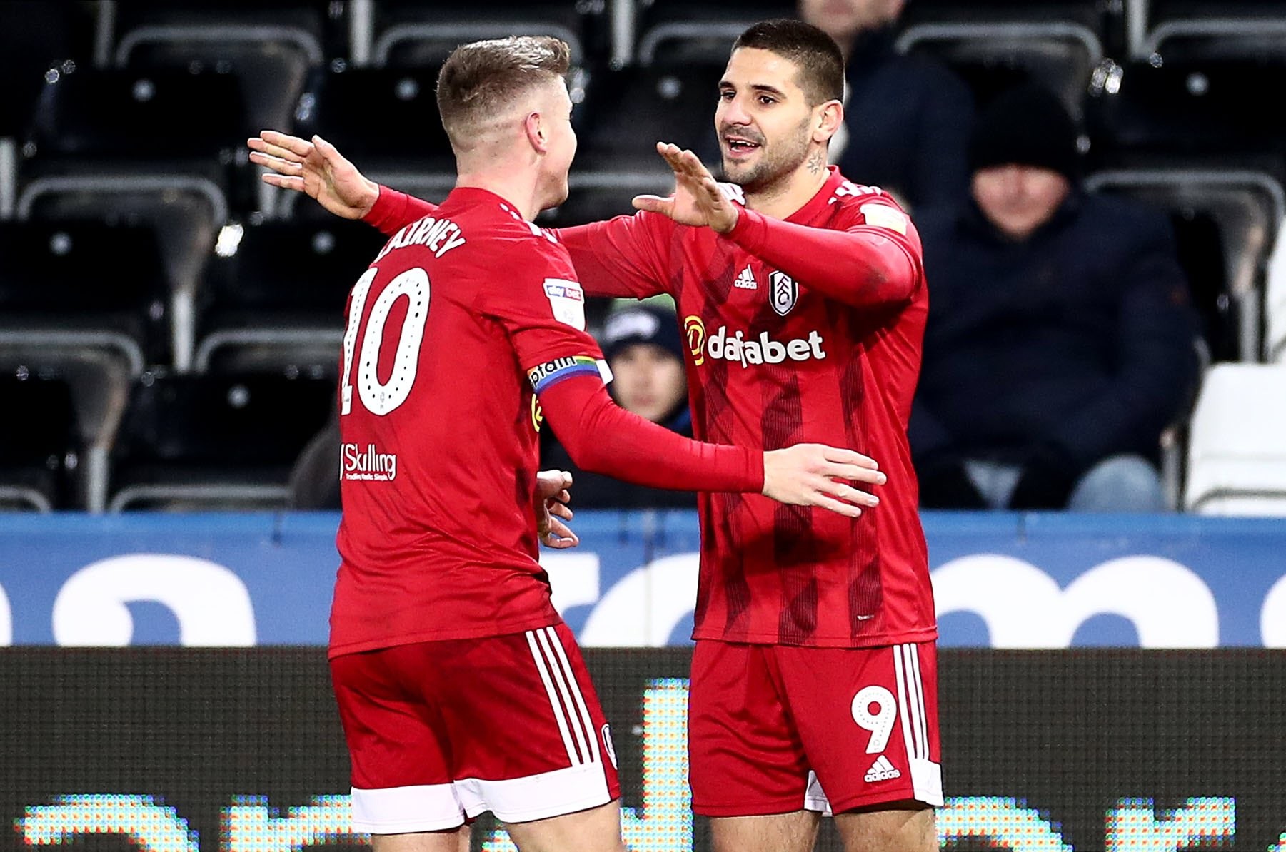 斯旺西豪取连胜，保级生存希望渐浓