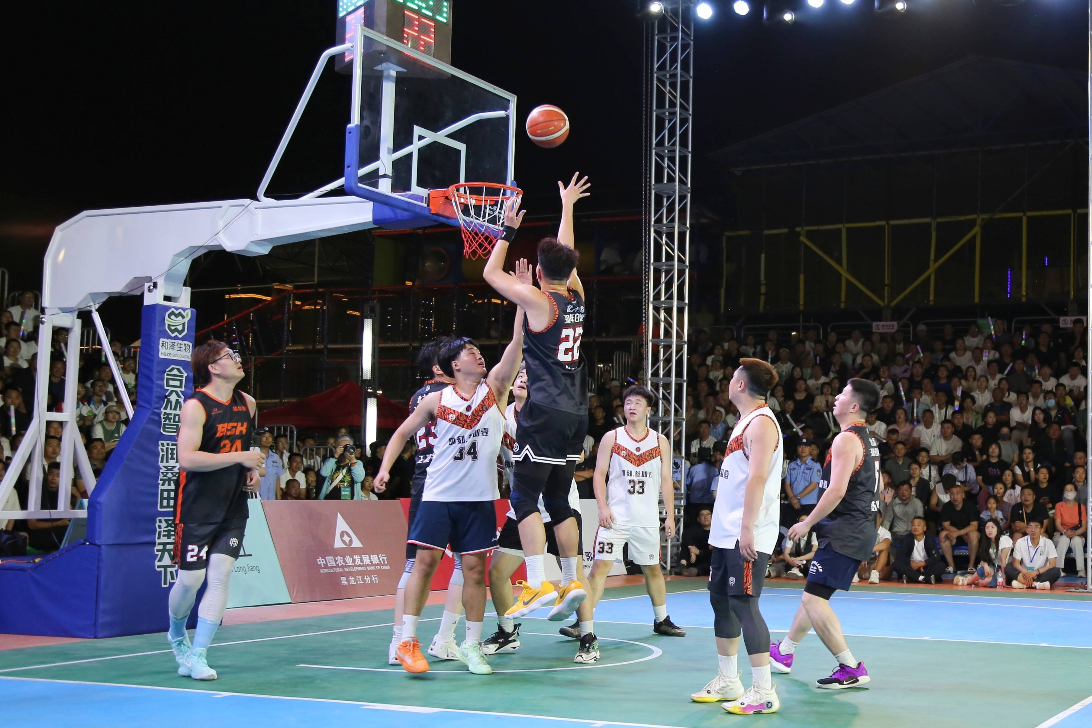 中国篮球赛事热闹纷繁精彩不断