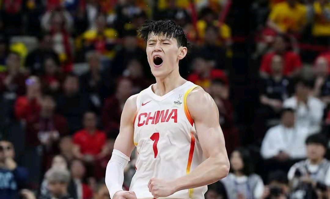 深圳男篮大胜保持不败纪录，争冠有望