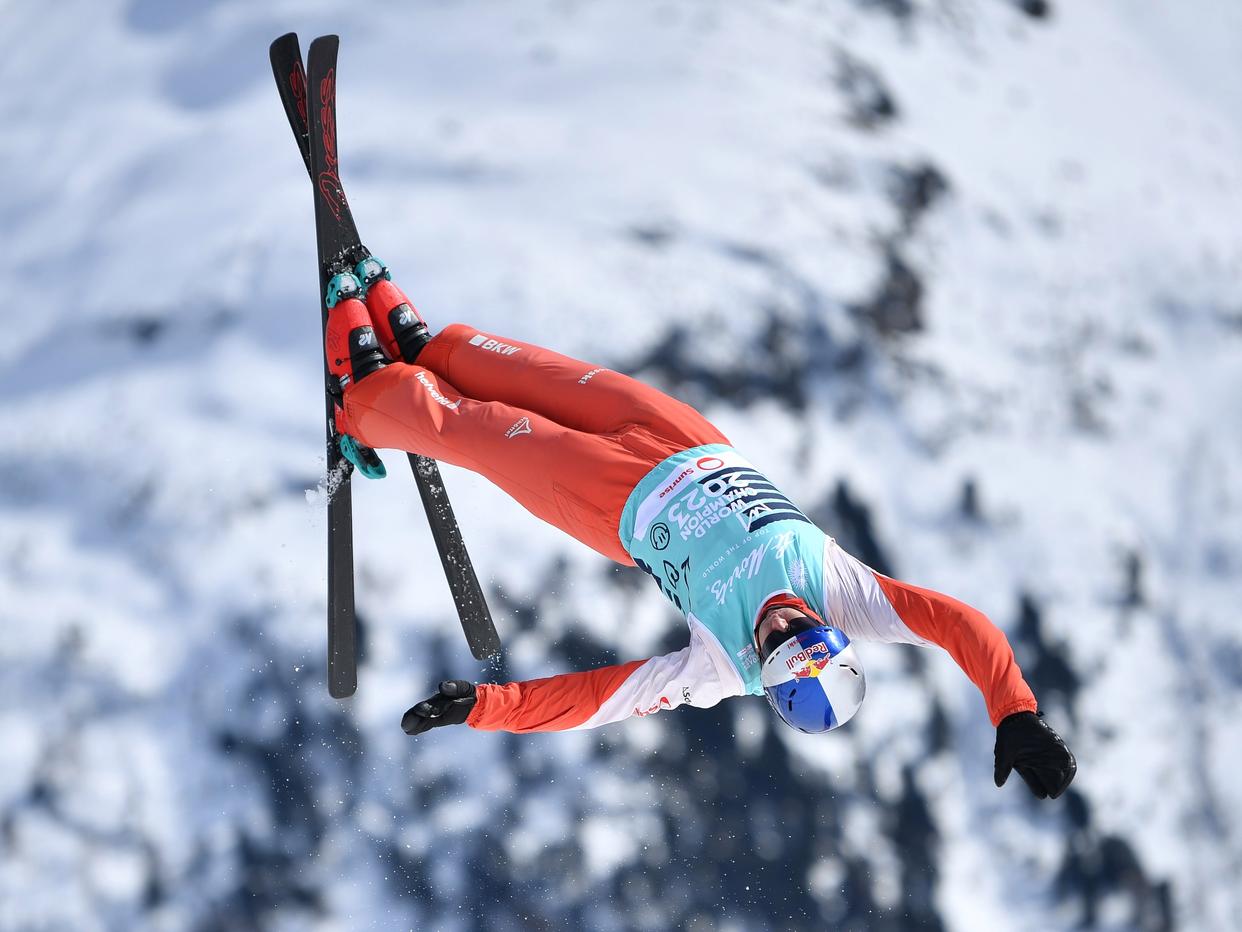 法国滑雪选手在冬季运动会上突围