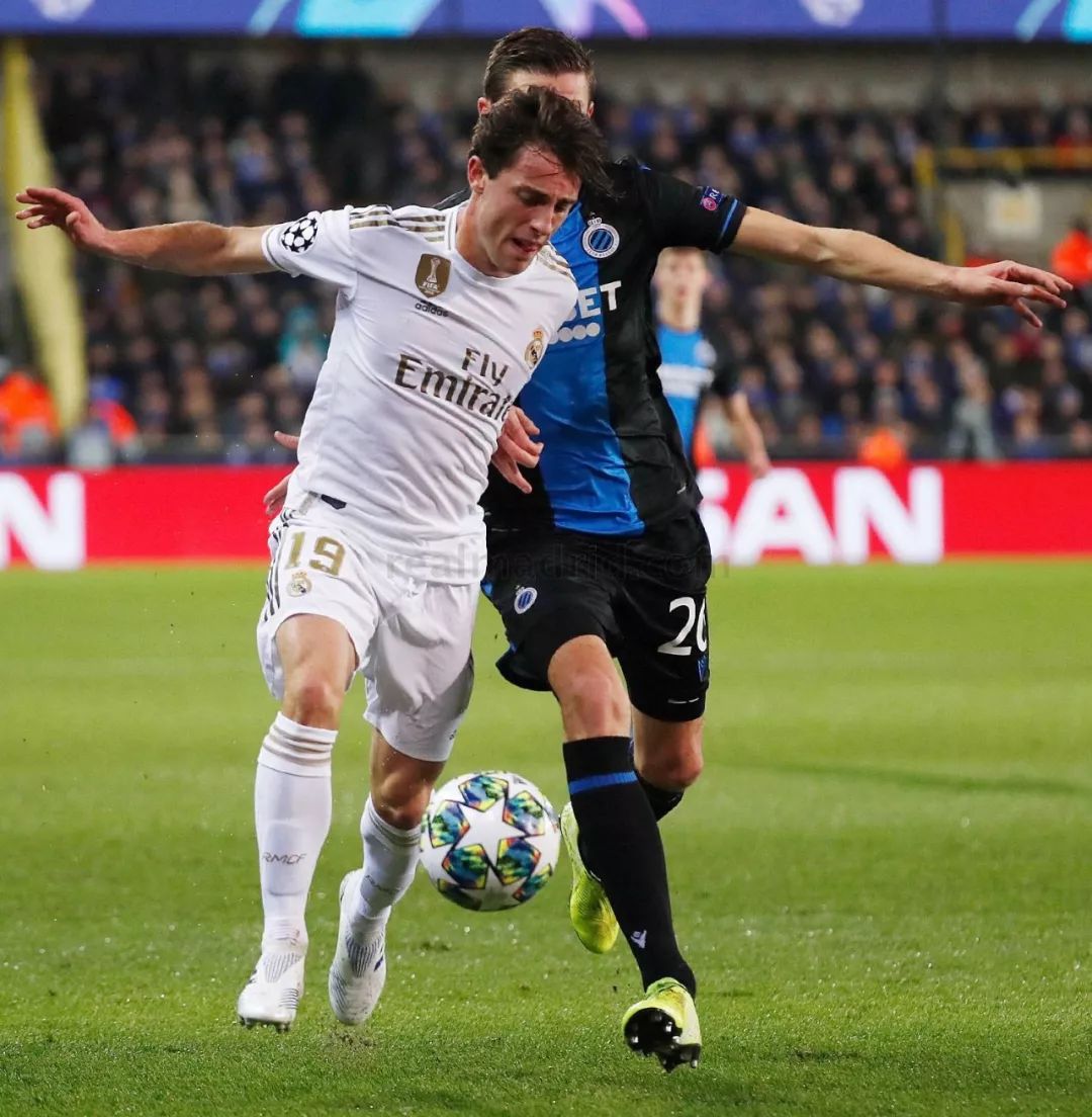 布鲁斯特尔城客场获胜，英冠晋级形势喜人