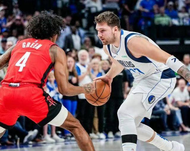 维斯布鲁克兆赫历史三连准全球队胜组的简单介绍