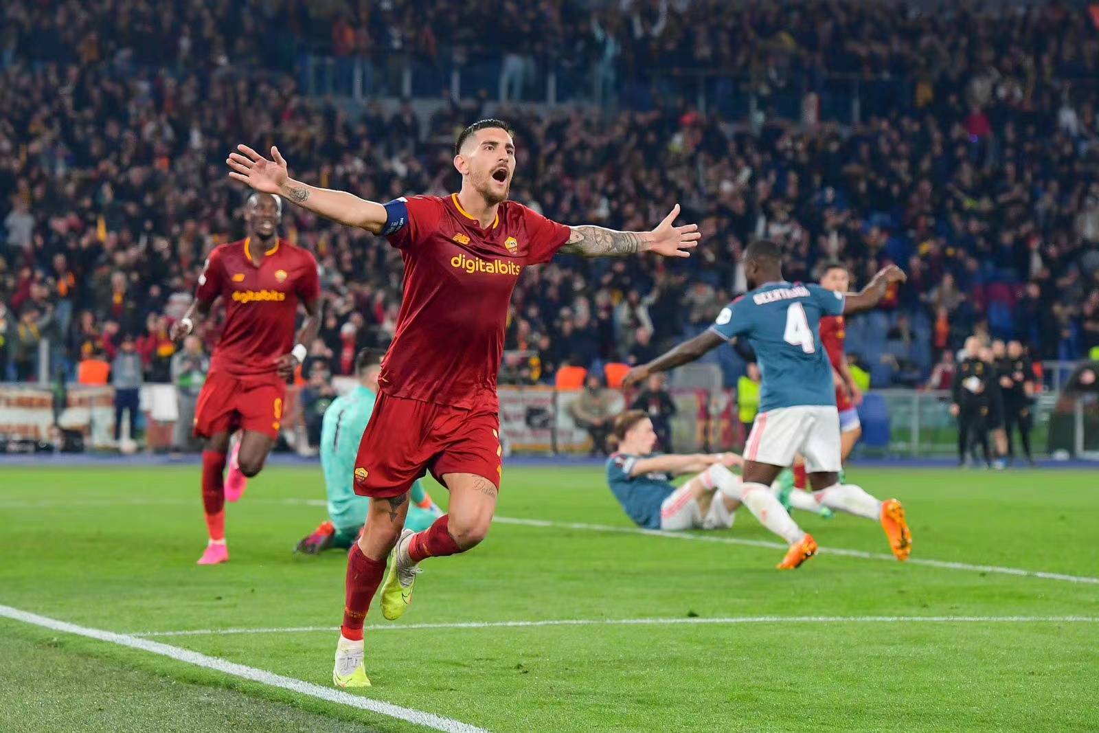 世俱杯参赛资格-波尔图门将神勇扑救，帮助球队取得胜利