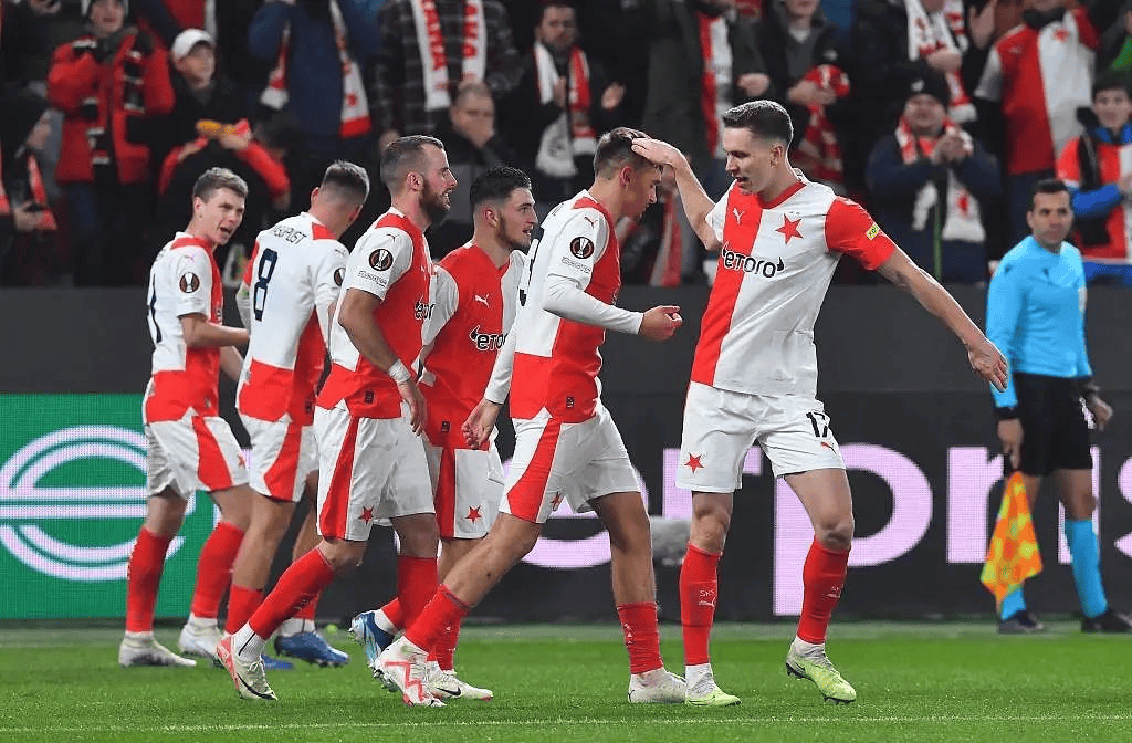 关于里尔客场击败对手，稳扎联赛前三位置的信息