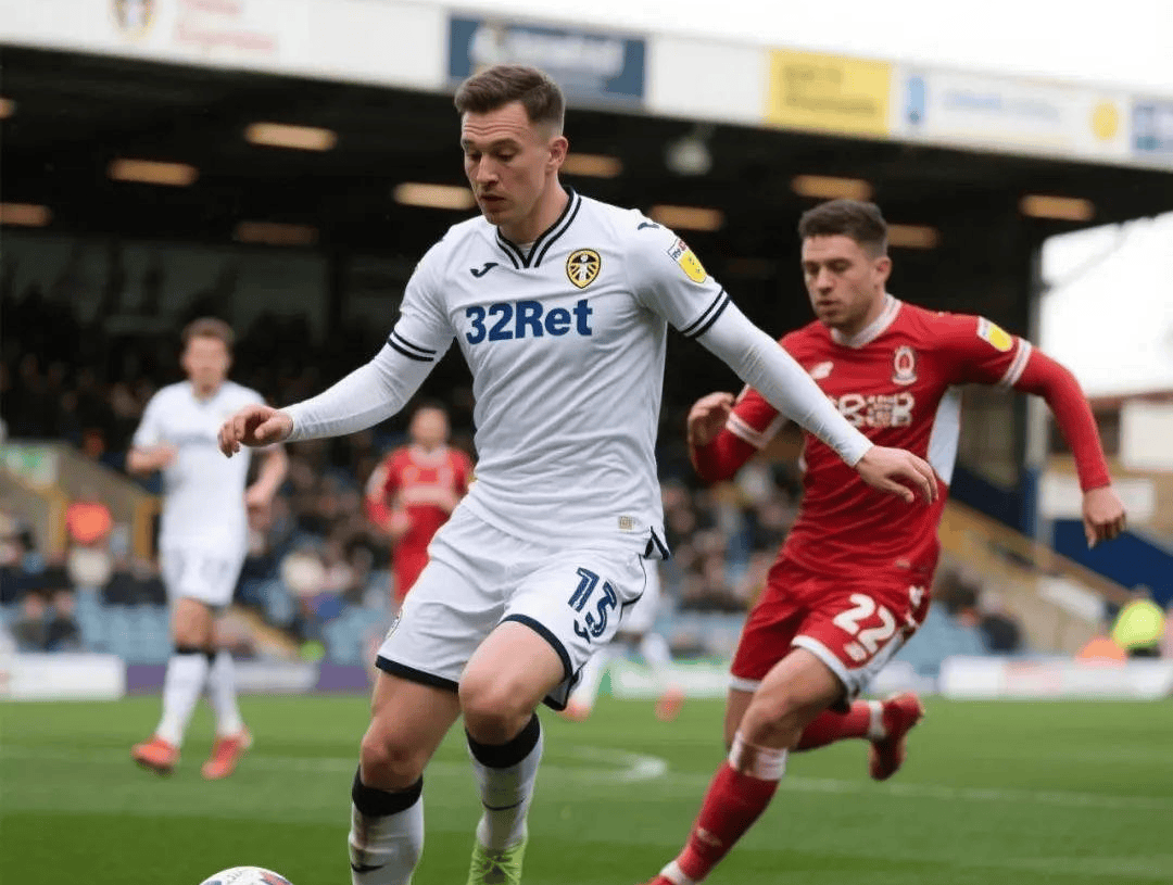 博尔顿主场击败利兹联，稳住升级希望，势头强劲