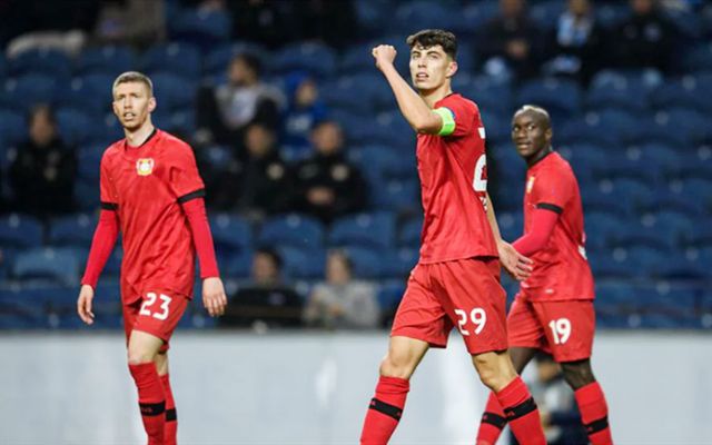 世俱杯分组-萨尔普顿主场战平，艰难保持不败