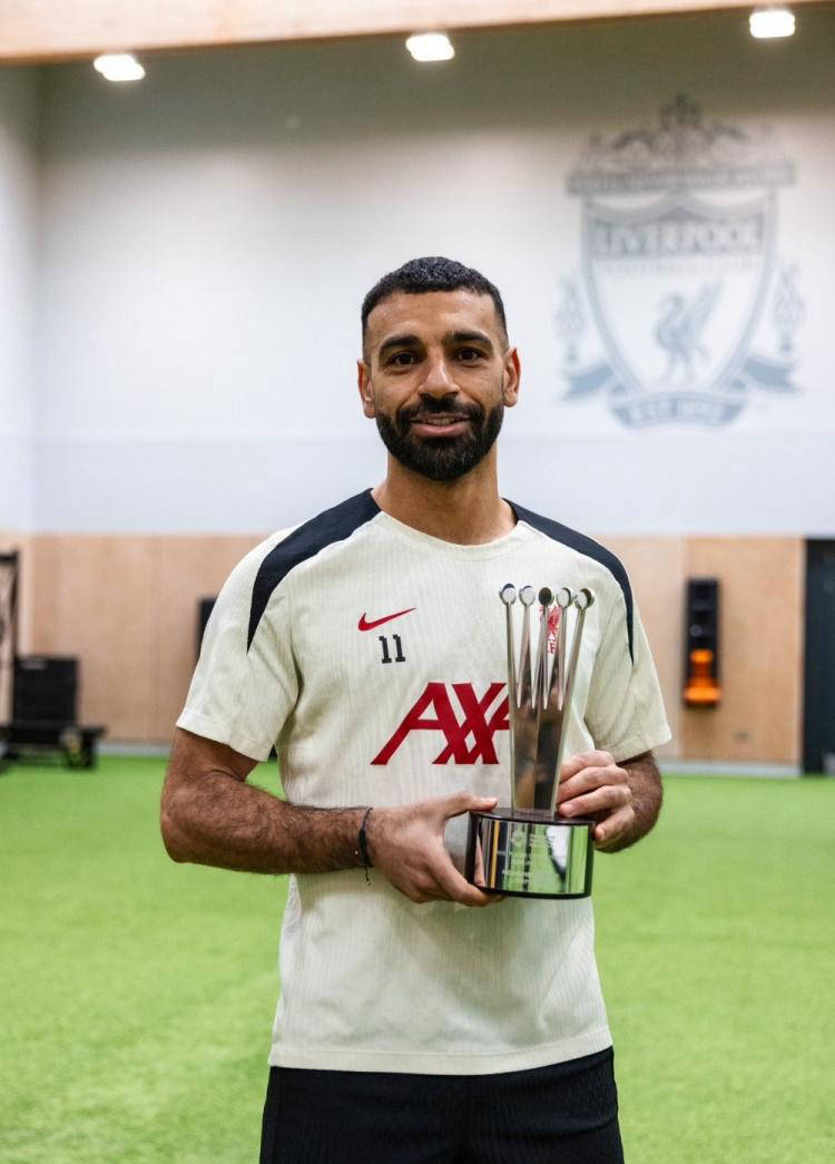 关于利物浦队主力球员被罚下场，遭遇困境的信息