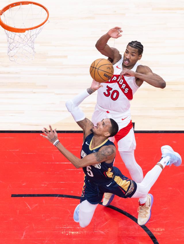 猛龙队换帅后首战失利，球员需要适应新战术