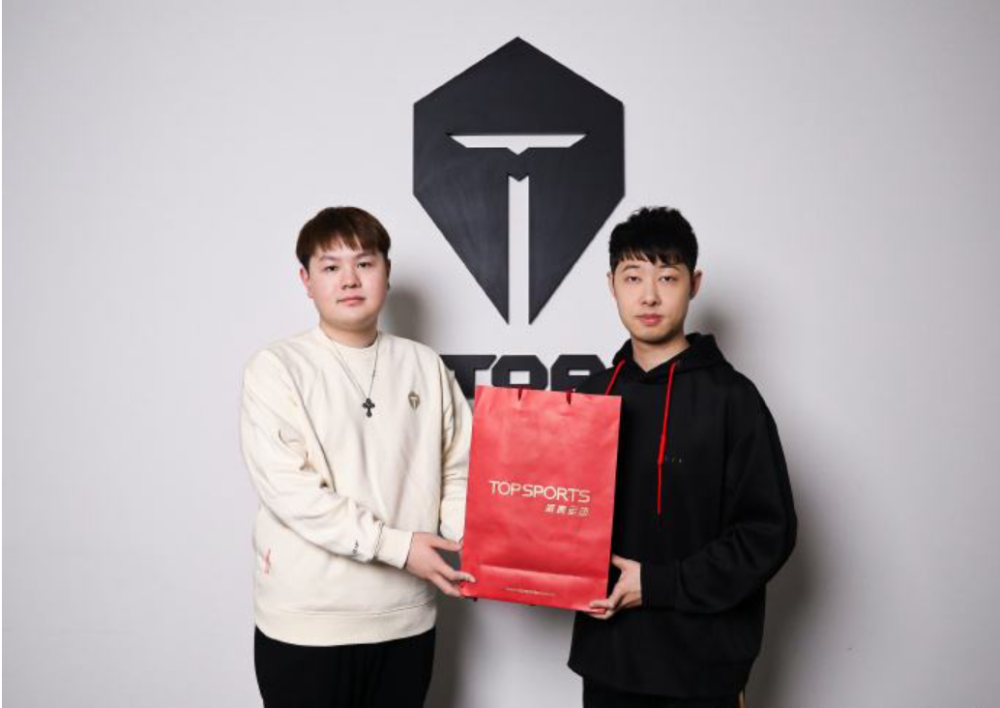 包含100T血洗MAD，Gumayusi拿下关键大龙鏖战多局四强赛，引爆全场热议的词条