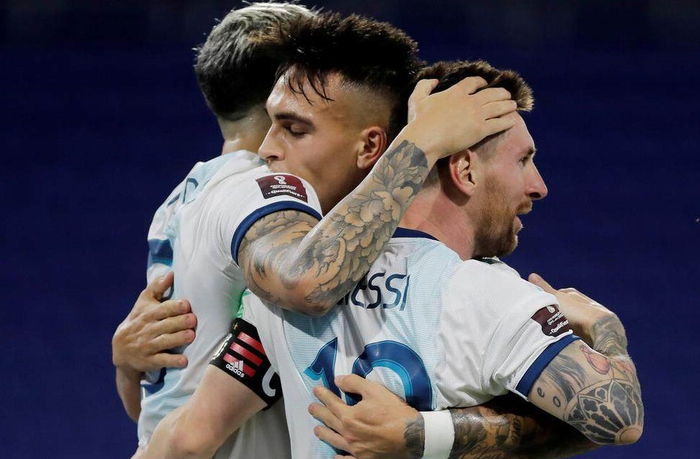 包含希腊碾压挪威，梅西关键制胜的词条